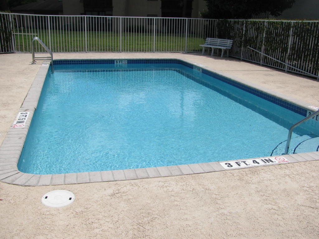 1104 Lakeview Drive E, Royal Palm Beach, FL 33411