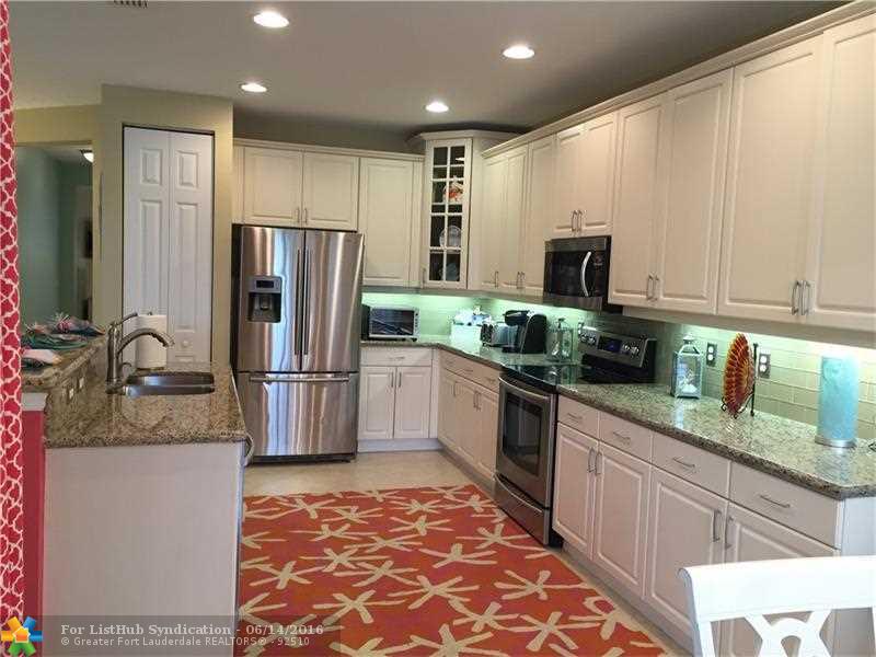 8694 Tally Ho Ln, Royal Palm Beach, FL 33411