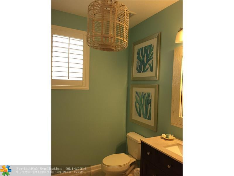 8694 Tally Ho Ln, Royal Palm Beach, FL 33411