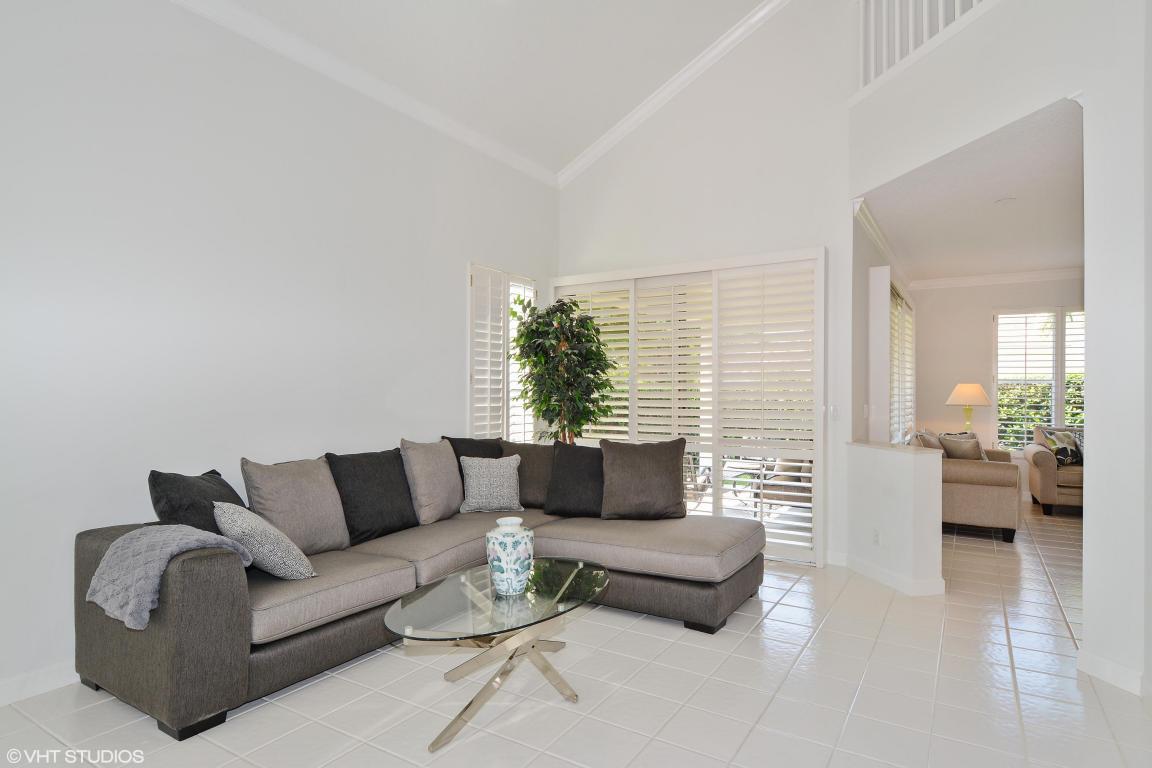 8361 Heritage Club Drive, West Palm Beach, FL 33412