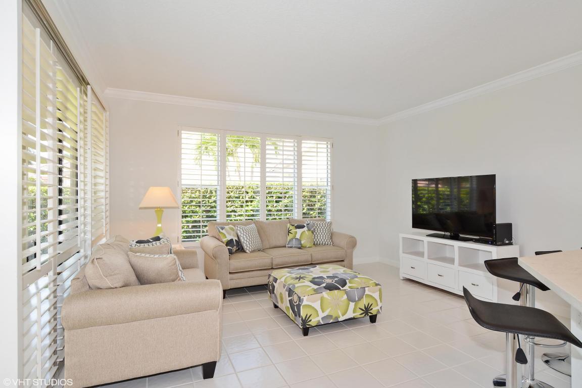 8361 Heritage Club Drive, West Palm Beach, FL 33412