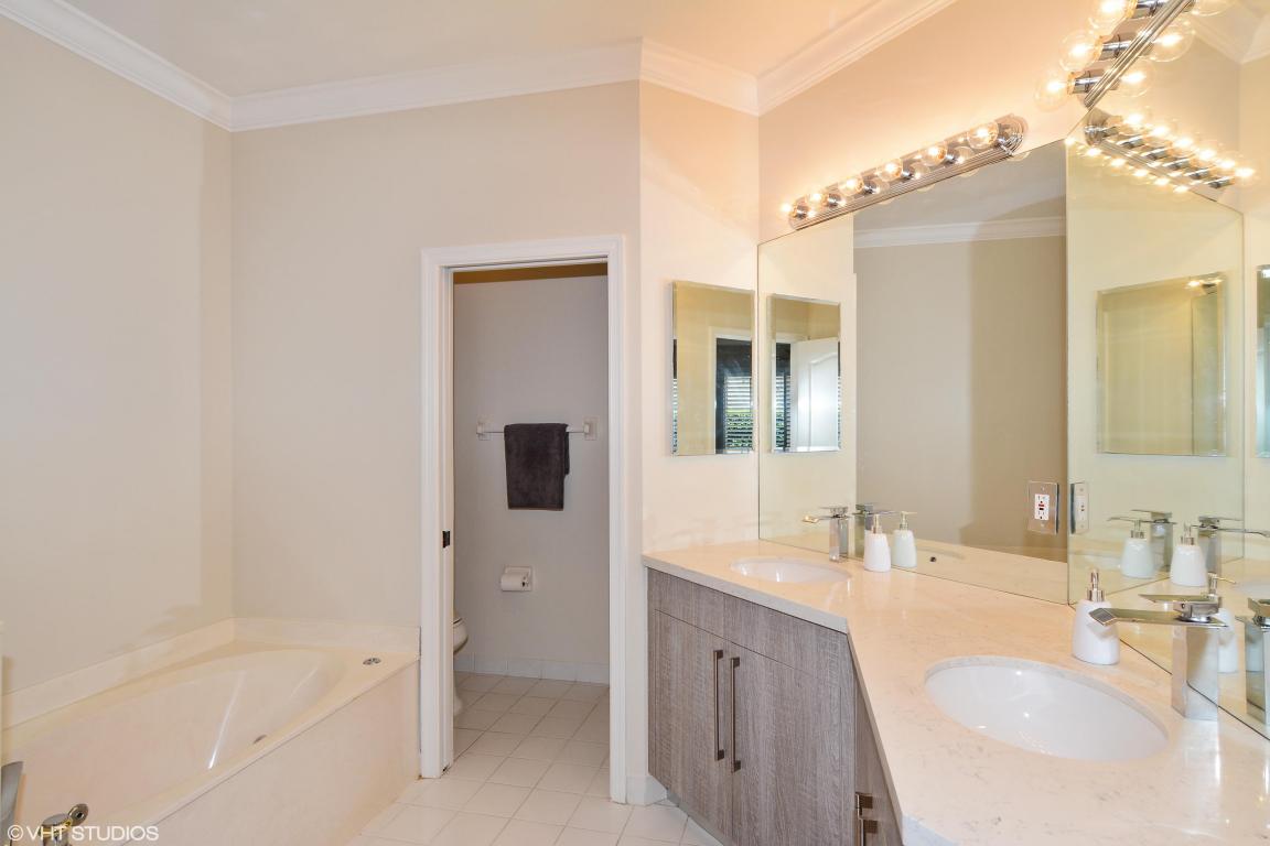 8361 Heritage Club Drive, West Palm Beach, FL 33412