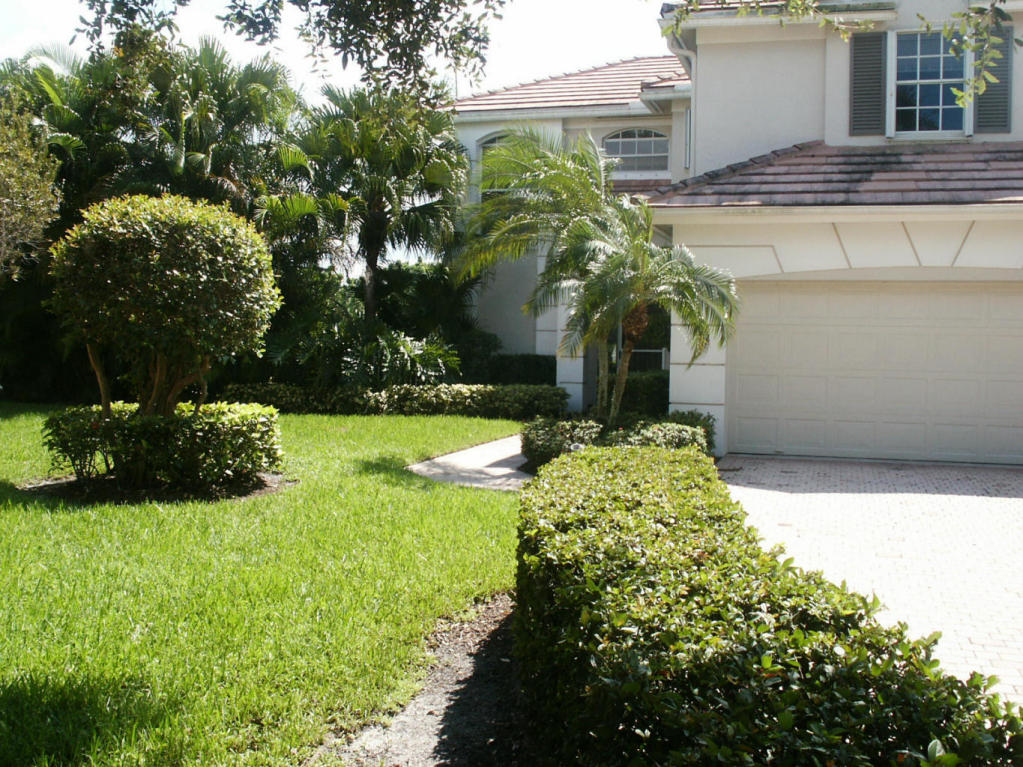 8224 Heritage Club Drive, West Palm Beach, FL 33412