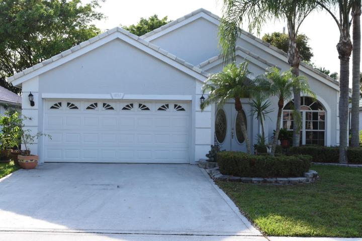 1851 Oak Berry Circle, Wellington, FL 33414
