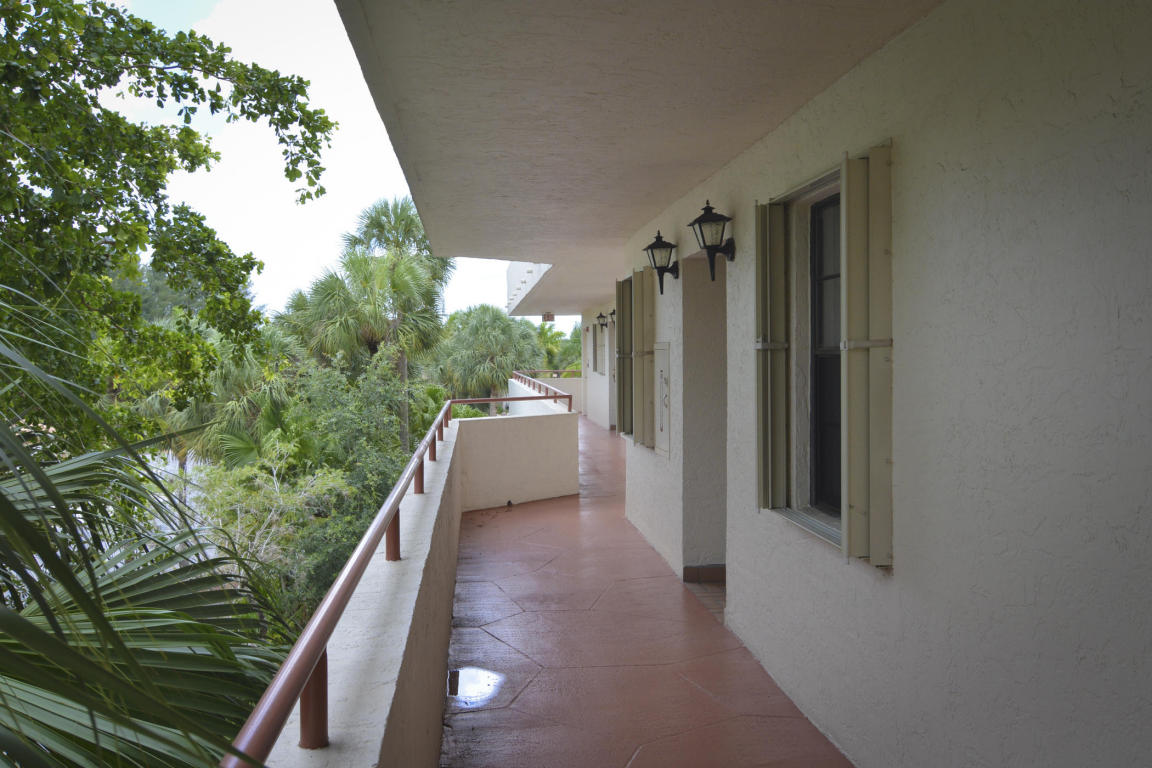 12568 Shoreline Drive, Wellington, FL 33414