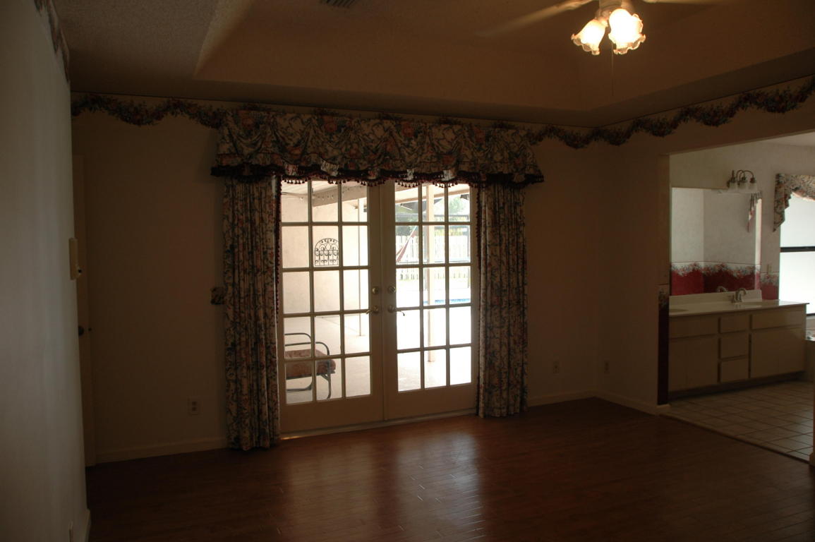 293 Knotty Wood Lane, Wellington, FL 33414