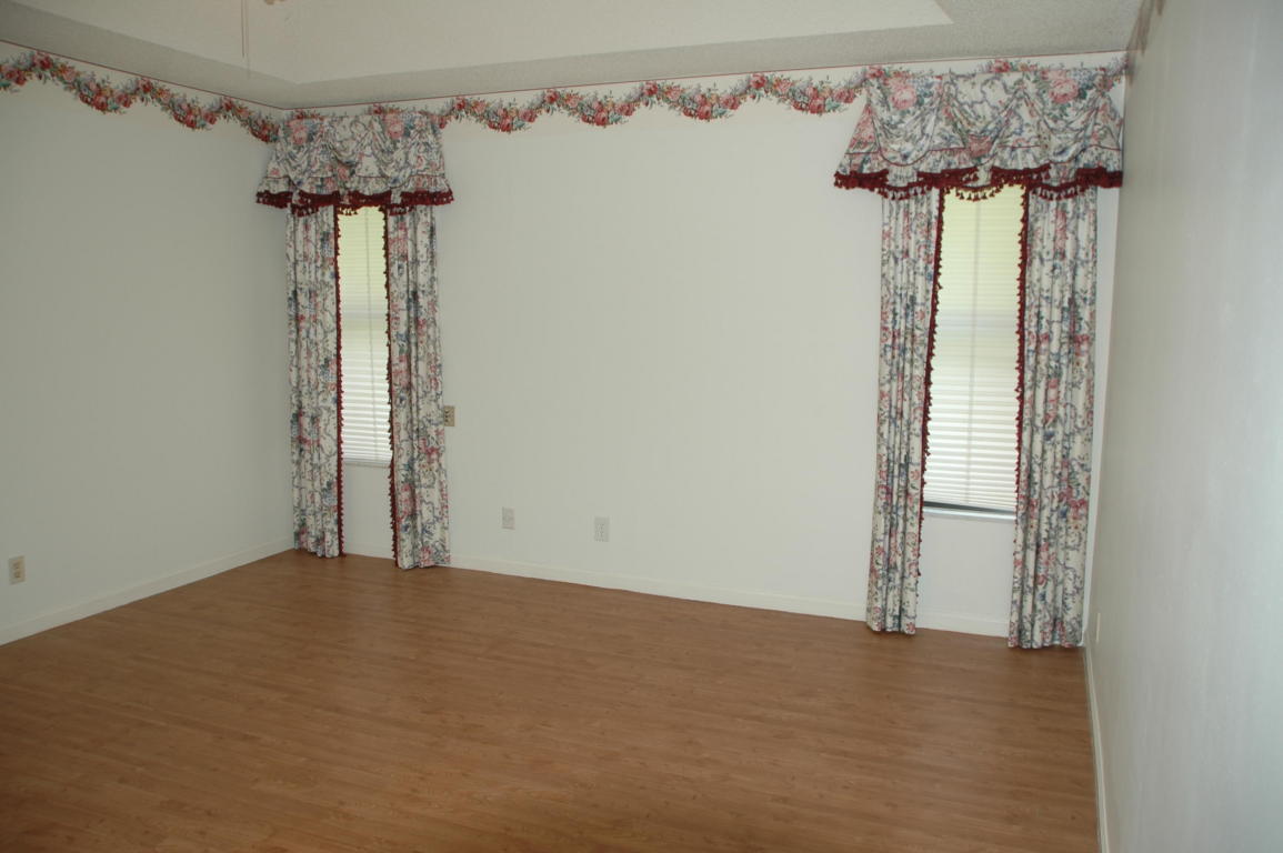 293 Knotty Wood Lane, Wellington, FL 33414