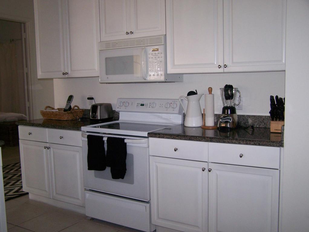2911 Twin Oaks Way, Wellington, FL 33414