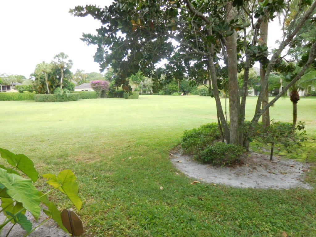13334 Polo Club Road, Wellington, FL 33414