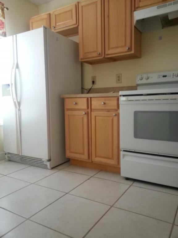 832Hill Dr, West Palm Beach, FL 33415