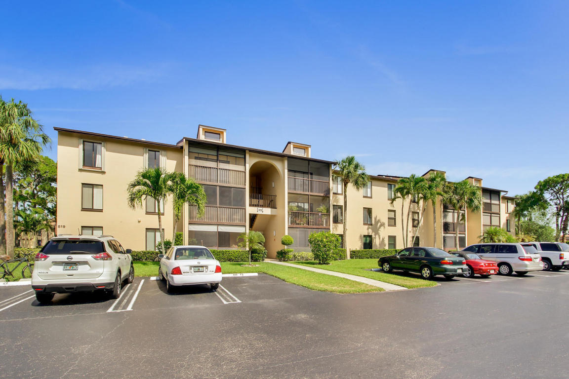 819 Sky Pine Way Way, Greenacres, FL 33415