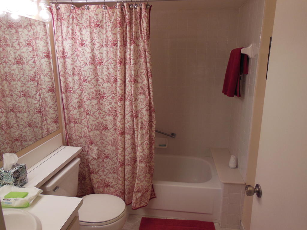 720 Sunny Pine Way, Greenacres, FL 33415