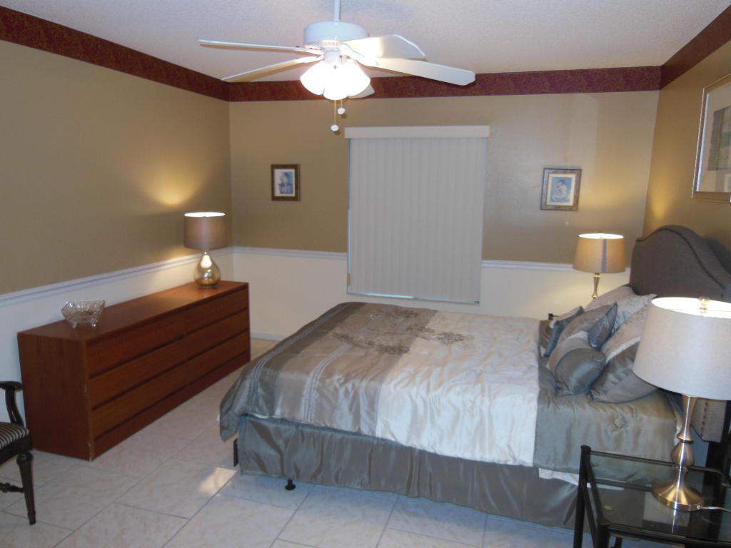 720 Sunny Pine Way, Greenacres, FL 33415