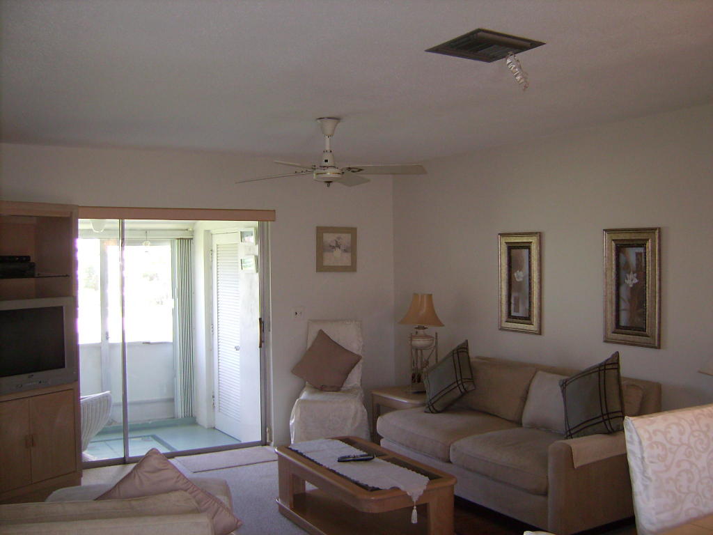 2862 W Crosley Drive, West Palm Beach, FL 33415