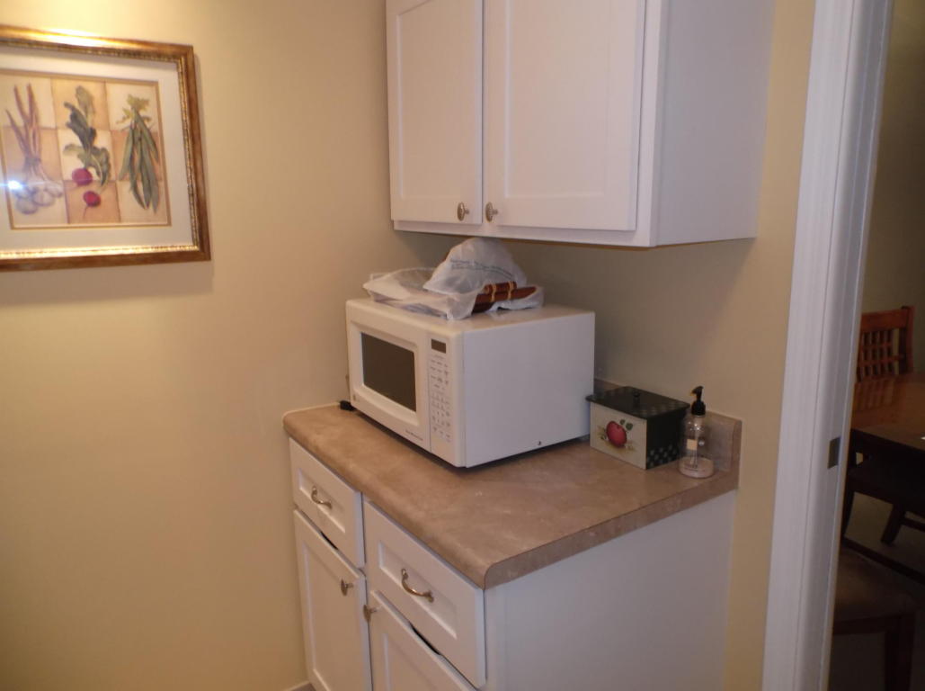 2805 E Crosley Drive E, West Palm Beach, FL 33415