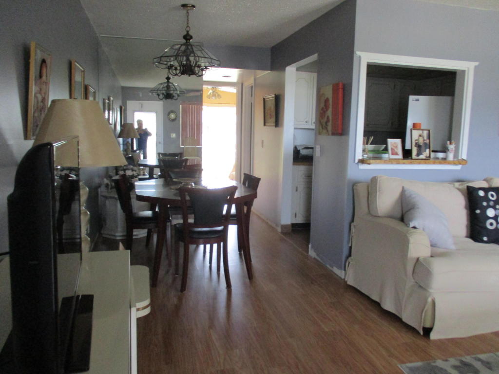 279 Camden, West Palm Beach, FL 33417