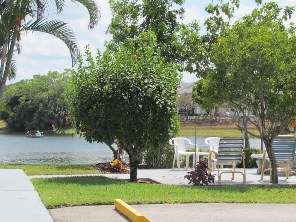 131 Stratford J, West Palm Beach, FL 33417