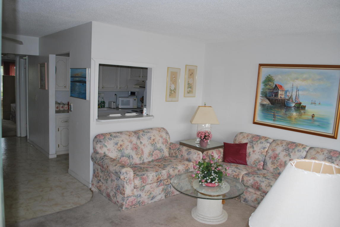 12 Kingswood A, West Palm Beach, FL 33417