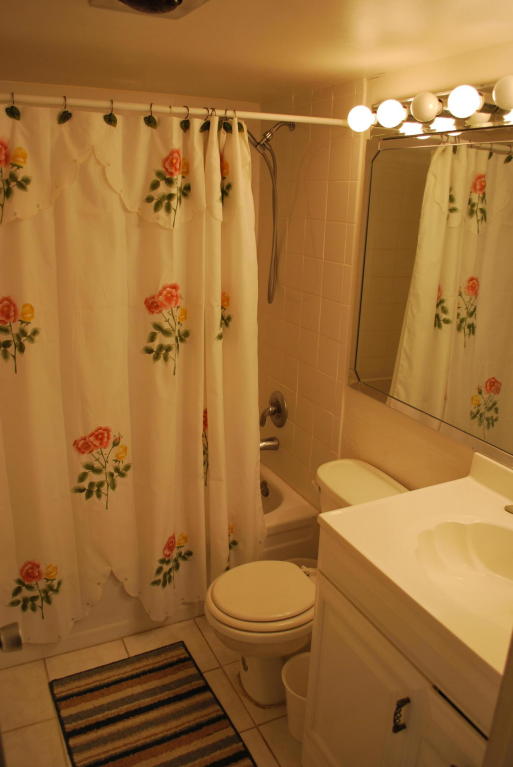 12 Kingswood A, West Palm Beach, FL 33417