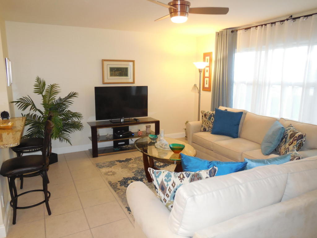 194 Easthampton I, West Palm Beach, FL 33417