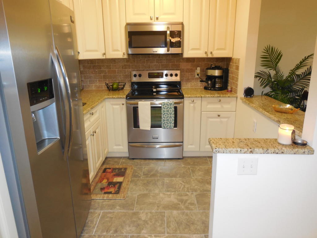 194 Easthampton I, West Palm Beach, FL 33417