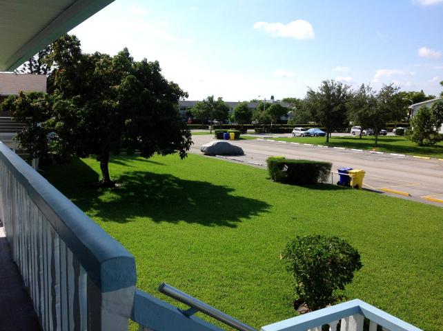 243 Camden J, West Palm Beach, FL 33417