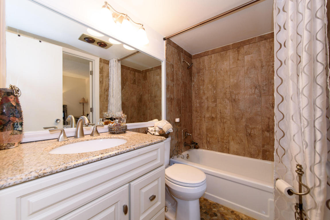 59 Bedford C, West Palm Beach, FL 33417