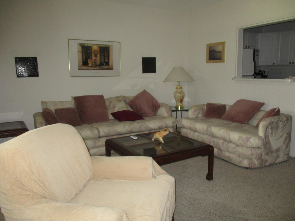 158 Canterbury, West Palm Beach, FL 33417