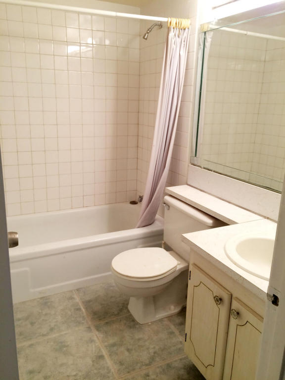 194 Sussex J, West Palm Beach, FL 33417