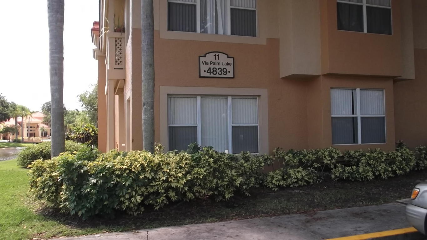 4839 Via Palm Lakes, West Palm Beach, FL 33417