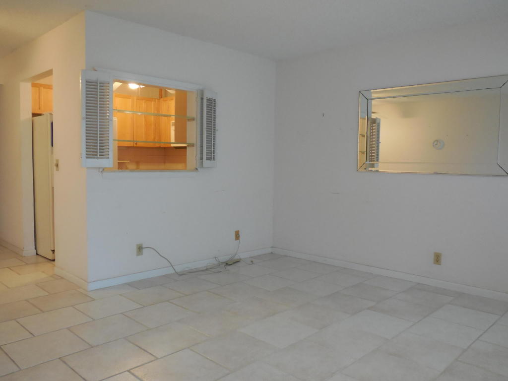 108 Kingswood F, West Palm Beach, FL 33417