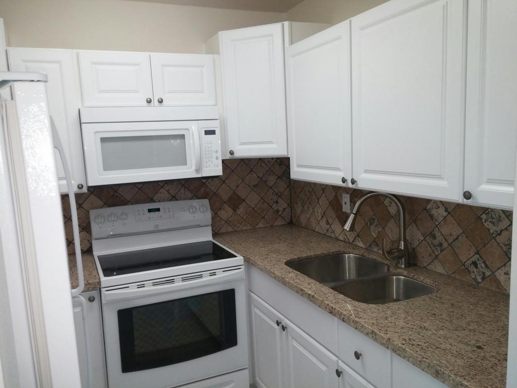 147 Coventry G, West Palm Beach, FL 33417