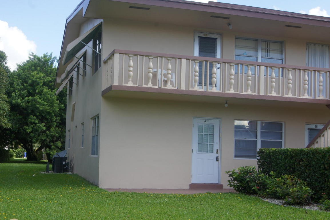 49 Coventry C, West Palm Beach, FL 33417