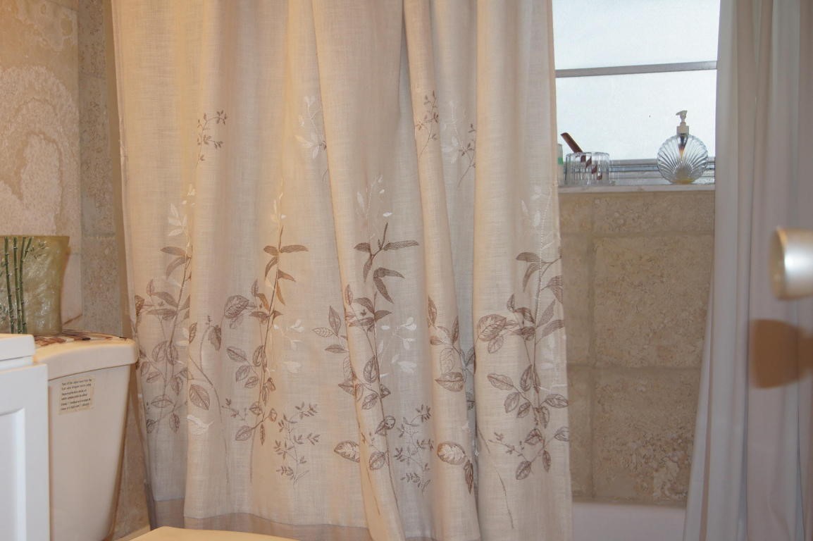 49 Coventry C, West Palm Beach, FL 33417