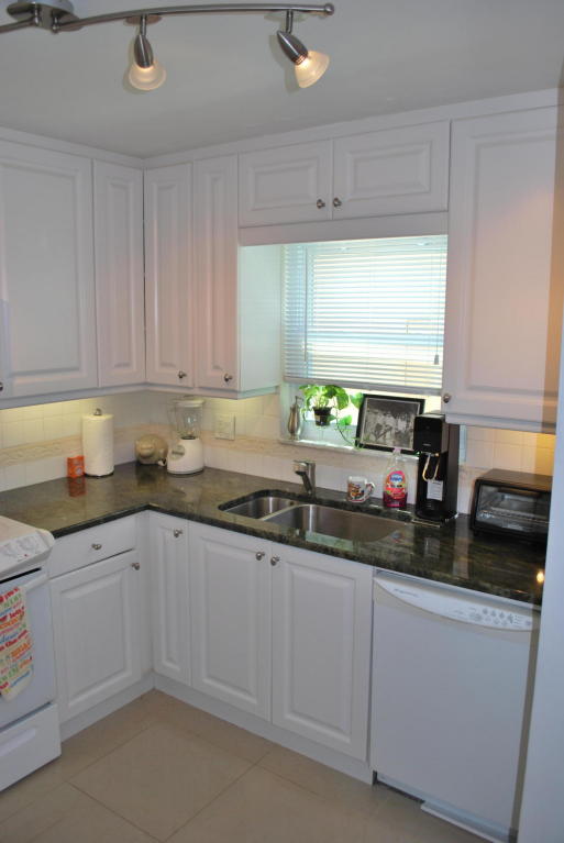 142 Stratford K, West Palm Beach, FL 33417