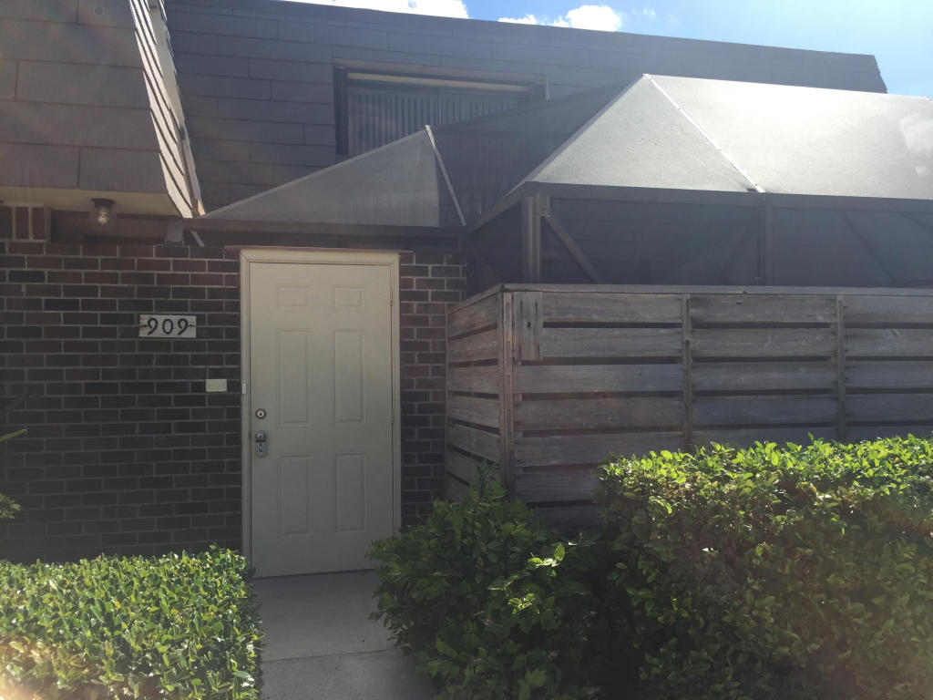 909 9th Terrace, Palm Beach Gardens, FL 33418