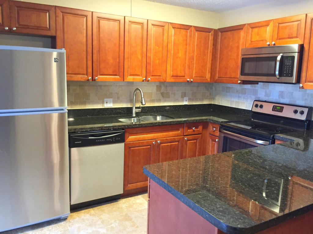 909 9th Terrace, Palm Beach Gardens, FL 33418
