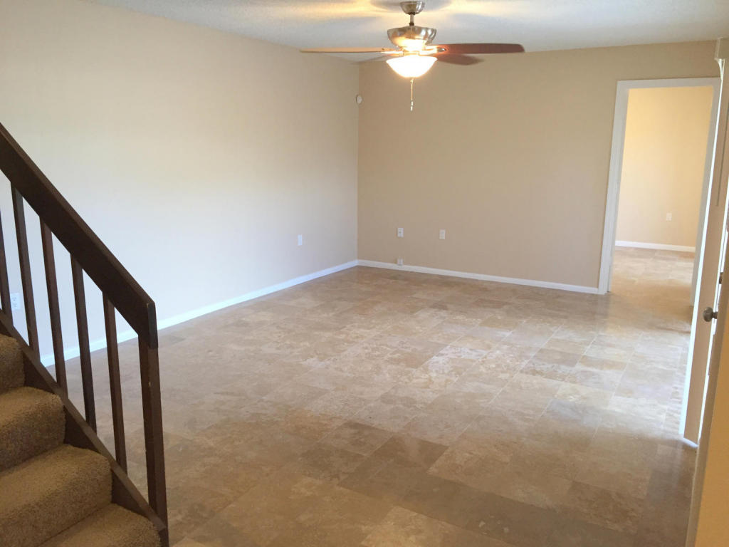 909 9th Terrace, Palm Beach Gardens, FL 33418