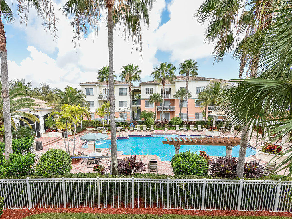5204 Myrtlewood Circle E, Palm Beach Gardens, FL 33418
