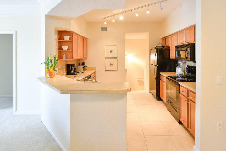 5204 Myrtlewood Circle E, Palm Beach Gardens, FL 33418