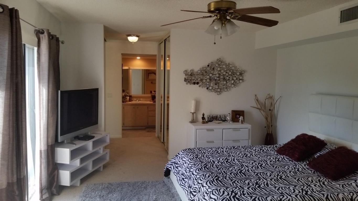 626 6th Terrace, Palm Beach Gardens, FL 33418