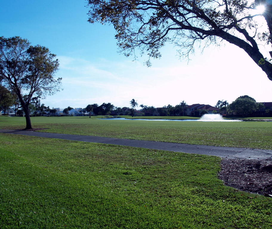 48 Windsor Lane, Palm Beach Gardens, FL 33418