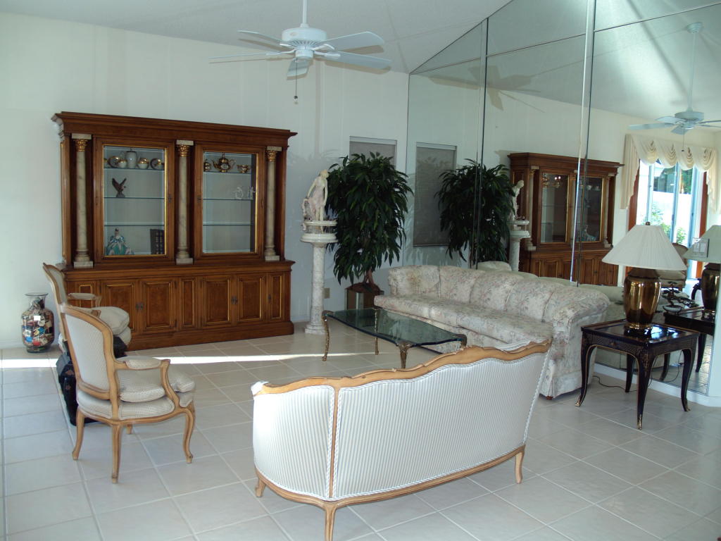 48 Windsor Lane, Palm Beach Gardens, FL 33418