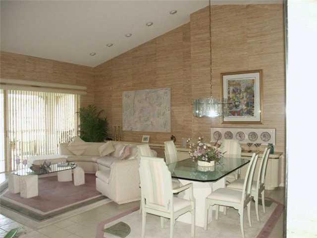 105 N Ryder Cup Circle, Palm Beach Gardens, FL 33418