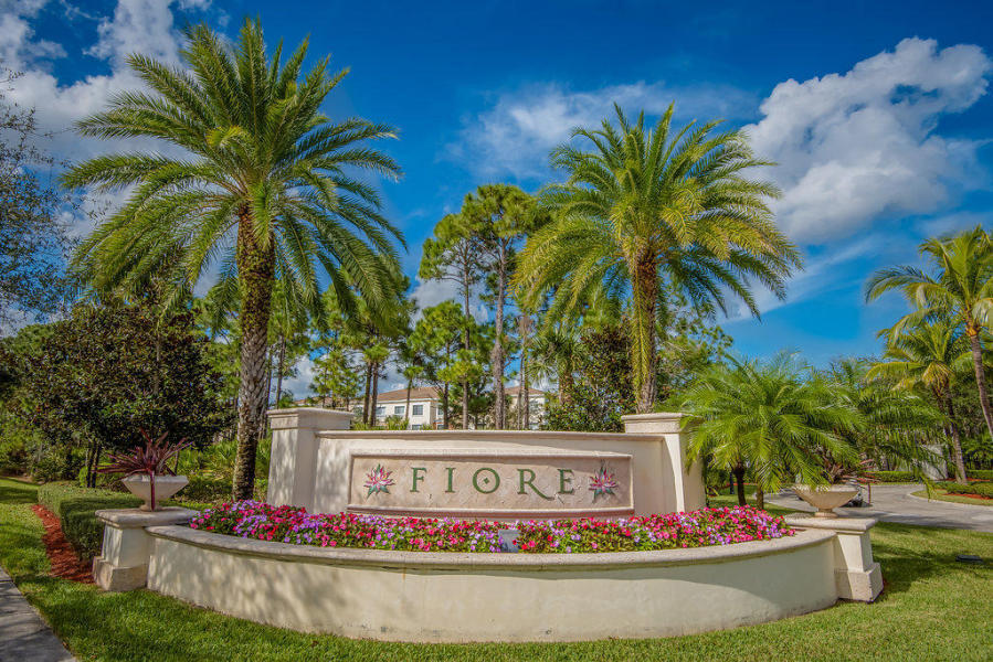 2306 Myrtlewood Circle E, Palm Beach Gardens, FL 33418