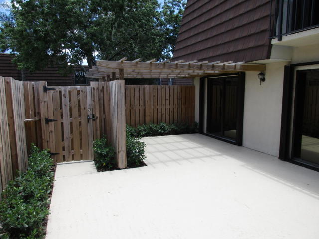 2007 20th Lane, Palm Beach Gardens, FL 33418
