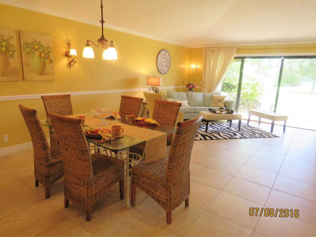 119 Club Drive, Palm Beach Gardens, FL 33418