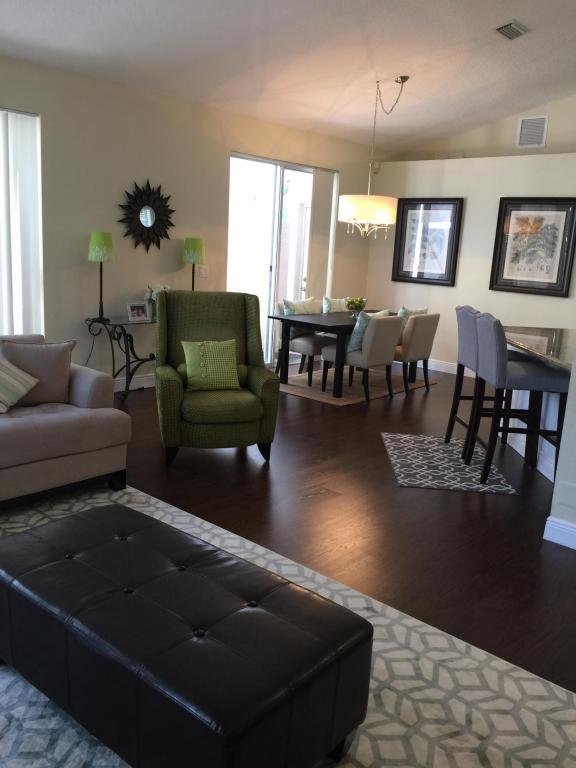 21 Via Verona, Palm Beach Gardens, FL 33418