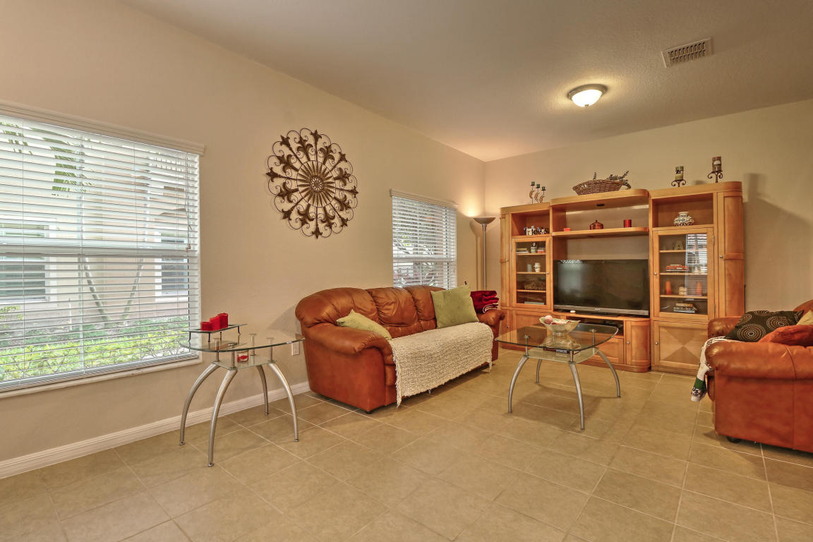 350 Lake Monterey Circle, Boynton Beach, FL 33426