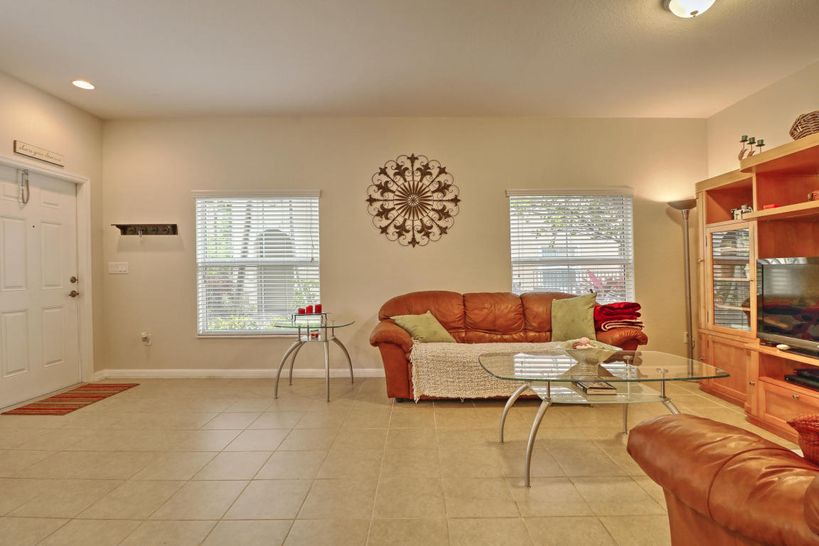 350 Lake Monterey Circle, Boynton Beach, FL 33426